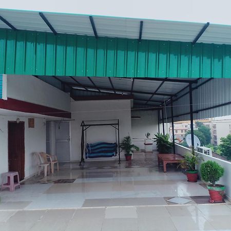 Suma Guest House Bodh Gaya Luaran gambar
